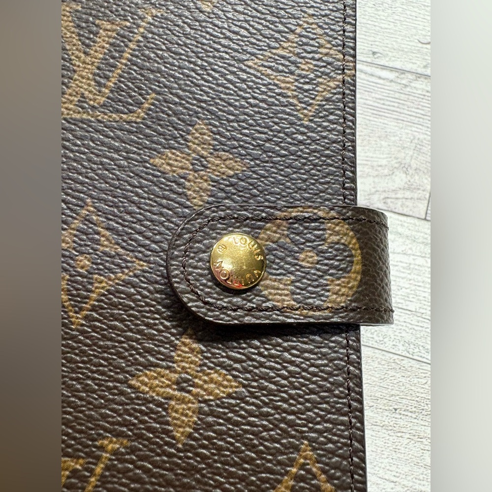 💯 Authentic Louis Vuitton Small Ring Agenda + Box and Refill - Picture 9 of 11